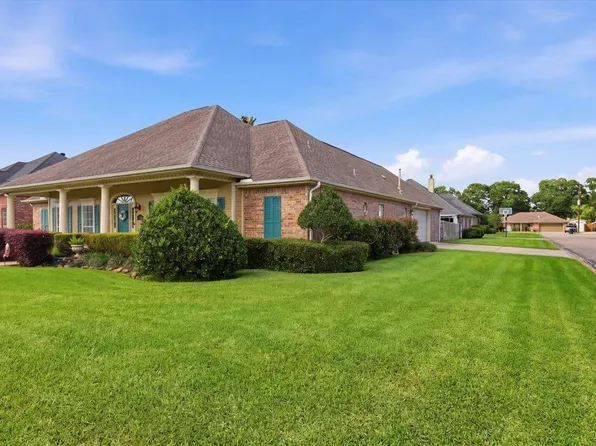303 Knights Row, Nederland, TX 77627