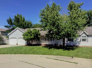 920 Robin Ct, Geneseo, IL 61254