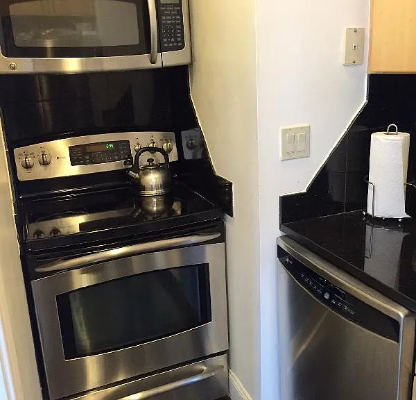 42 Beach St #7D — Photo 4