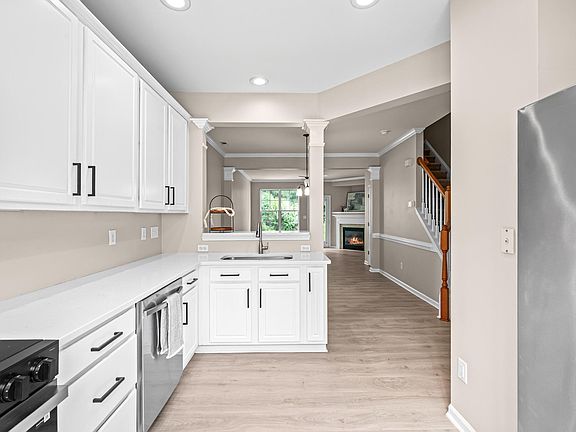 5th image of 8472 Central Dr
