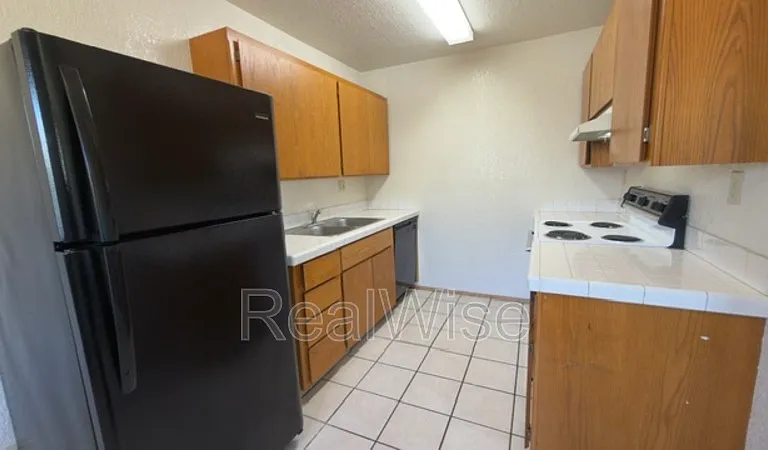 415 W 1st Ave — Photo 7