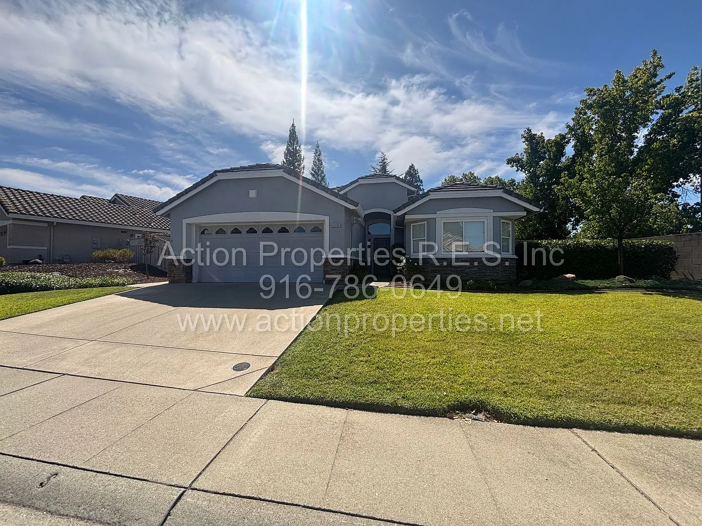 Sun City: 55&older Community - Single Story- 2 Bedroom Plus Den 2 Bath 2 Car Garage Large Built i... — Photo 1