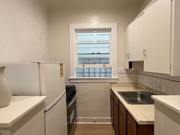 3rd image of 716 Arguello Blvd #716