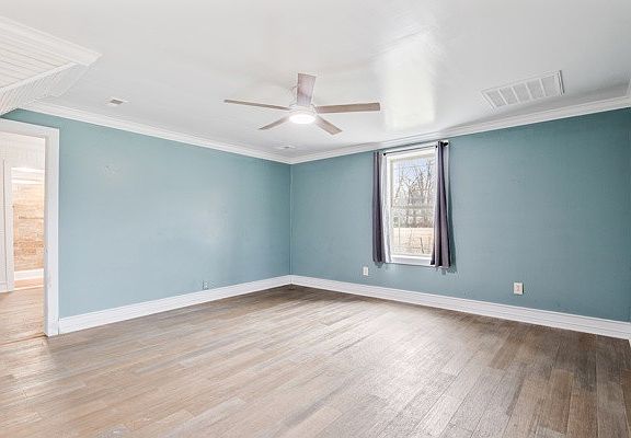 2nd image of 810 Fitzpatrick Rd