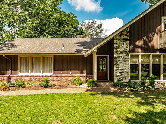 5th image of 315 Raintree Dr
