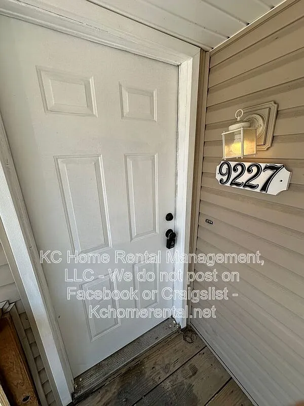2 bed, 1.0 bath, $795 — Photo 3