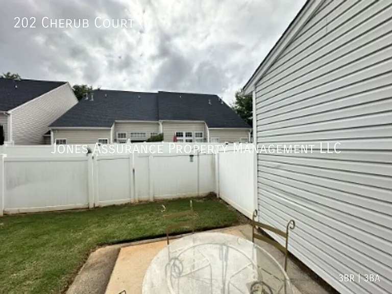 202 Cherub Ct — Photo 5