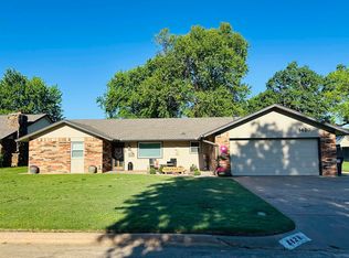 1420 Sun Rise Dr, Enid, OK 73703