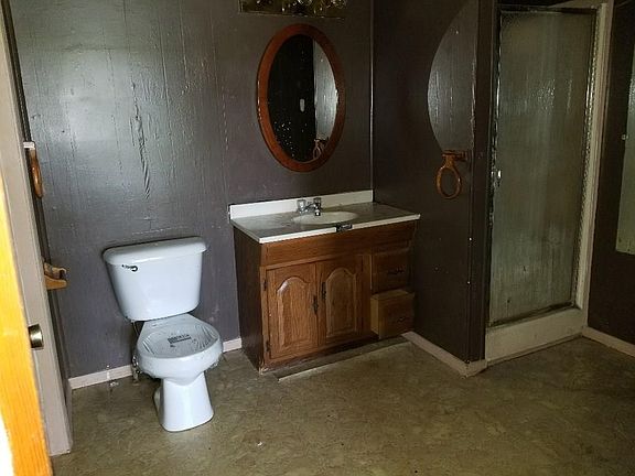 4th image of 102 S Western