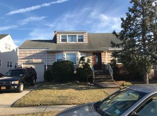 81 Waterford Rd, Island Park, NY 11558