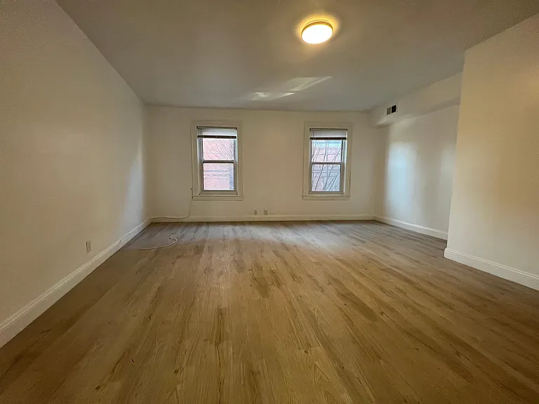 221 Poplar St #A — Photo 3