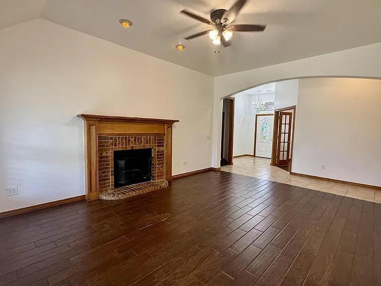 2620 SE 8th St — Photo 20