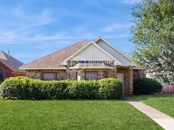 907 Walters Dr, Cedar Hill, TX 75104