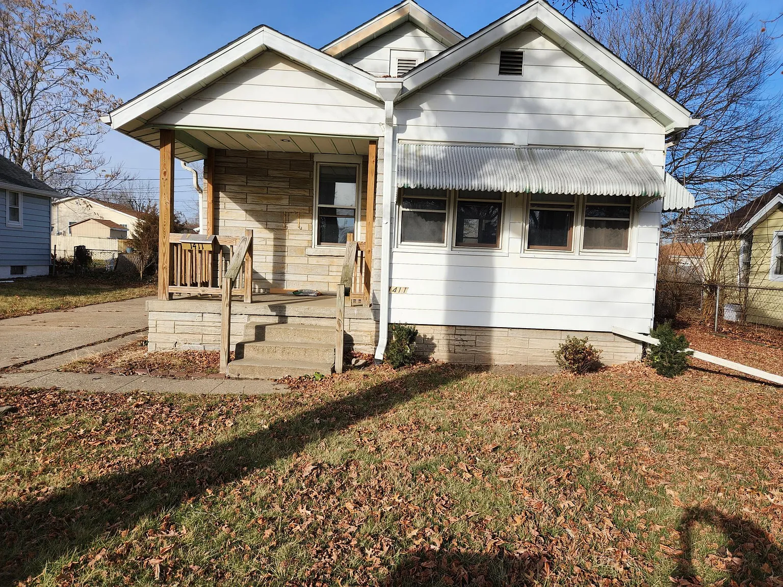 1411 Fisher St photo 1