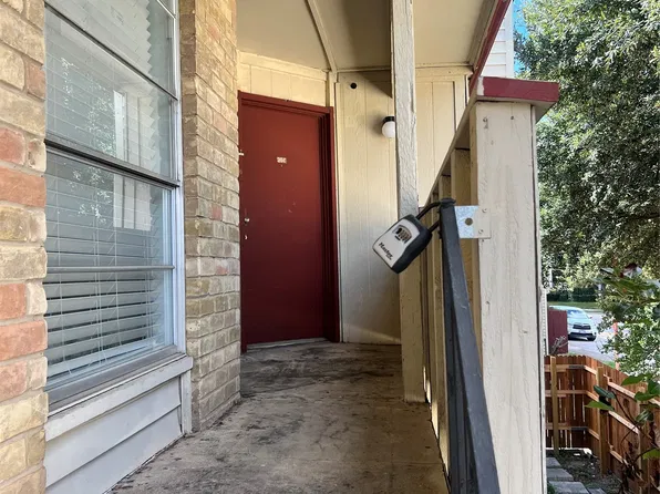 919 S Weatherred Dr APT 204B, Richardson, TX 75080
