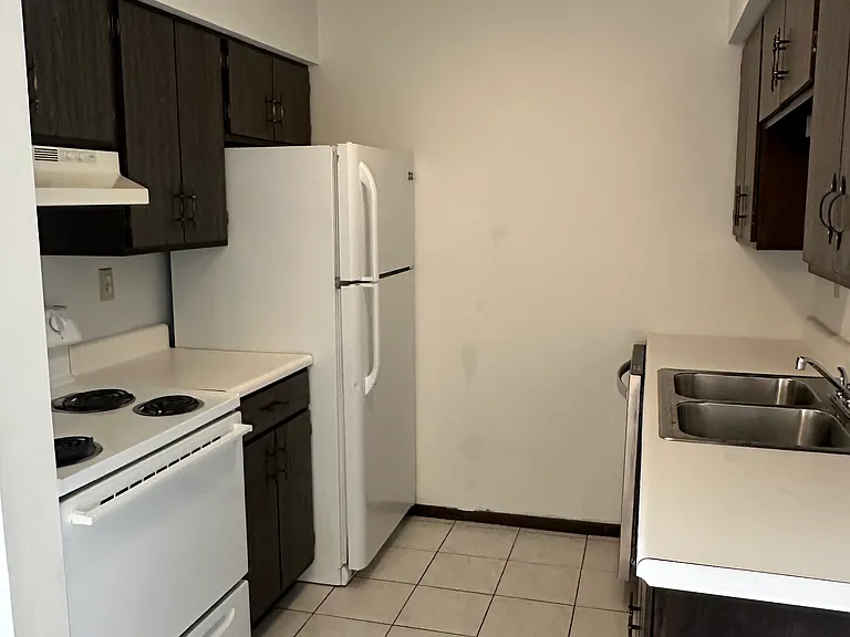 248 E Oak Cliff Ct #5 — Photo 3