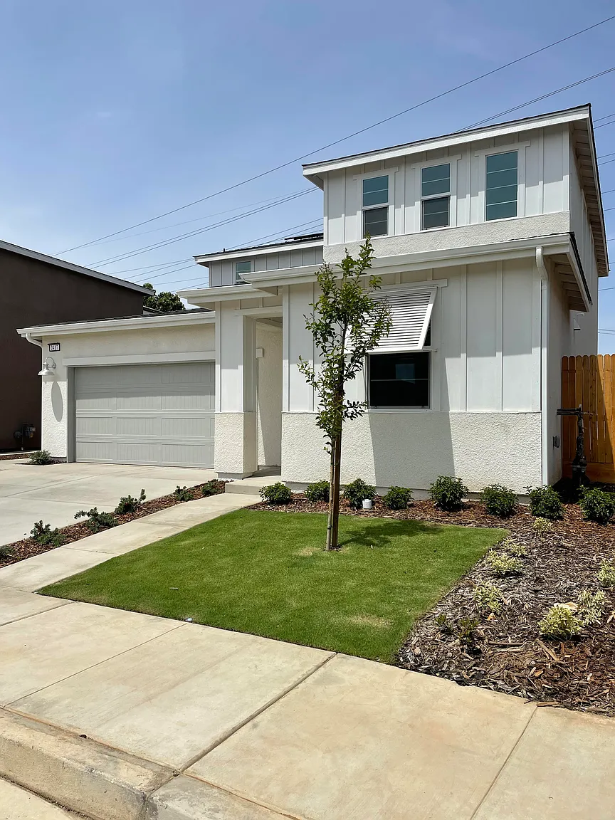 2417 Explorador Dr photo 1