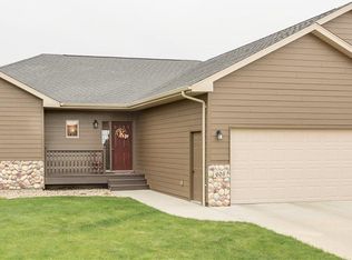 605 E Daly Cir, Brandon, SD 57005