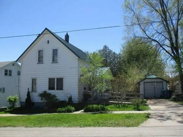 235 10th St, Manistee, MI 49660