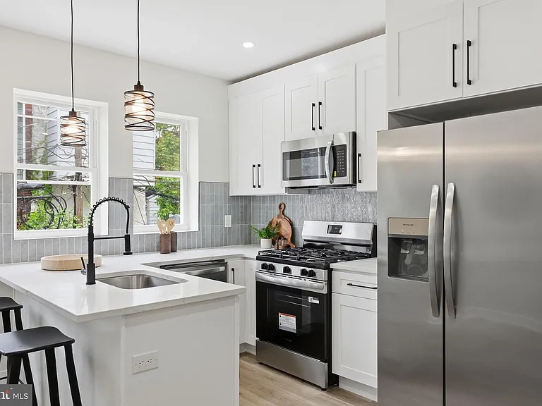 512 S Yewdall St — Photo 10