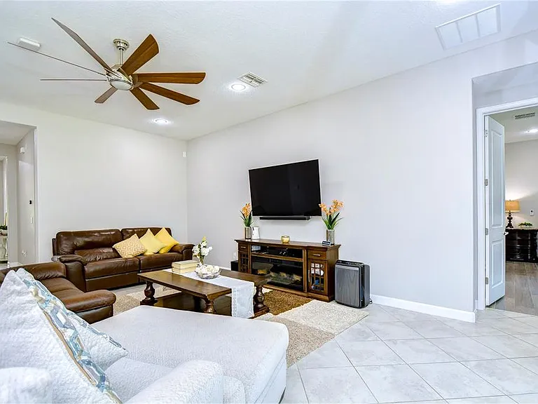 31470 Fairhill Dr — Photo 37