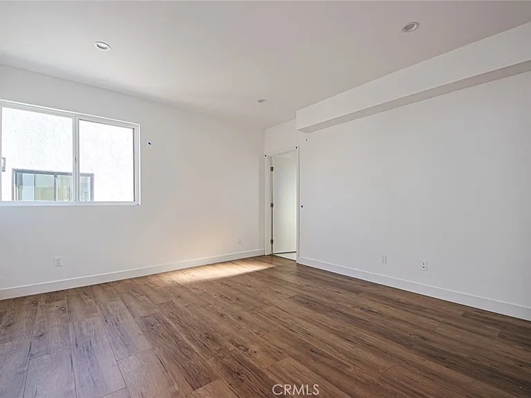 6425 Troost Ave #1/2 — Photo 14