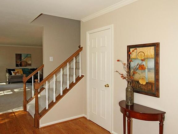 2nd image of 9196 Lake Braddock Dr