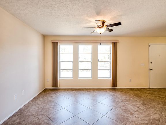 5th image of 520 W Ford Cir
