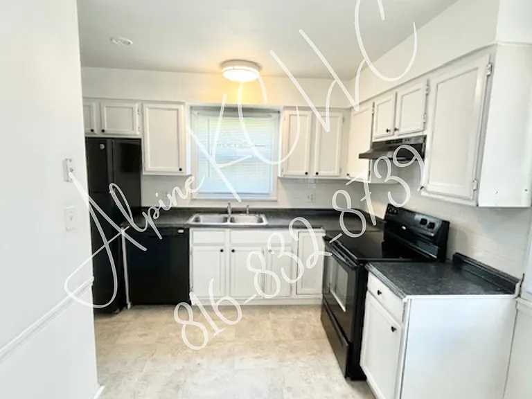 7040 Agnes Ave — Photo 3