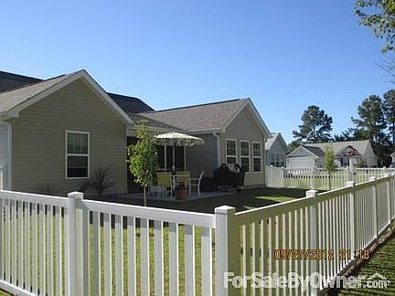Back Yard
						:
						White Vinyl Picket Fence