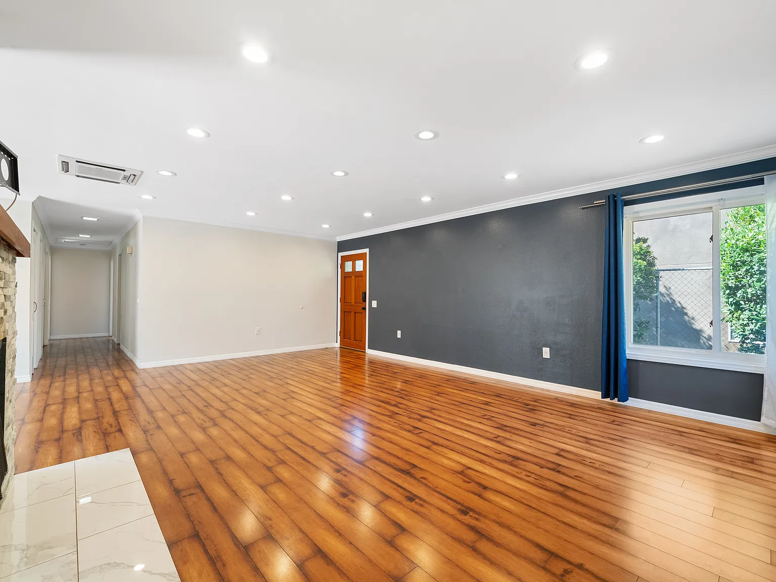 3 bed, 1400 sqft, $4,500 — Photo 4