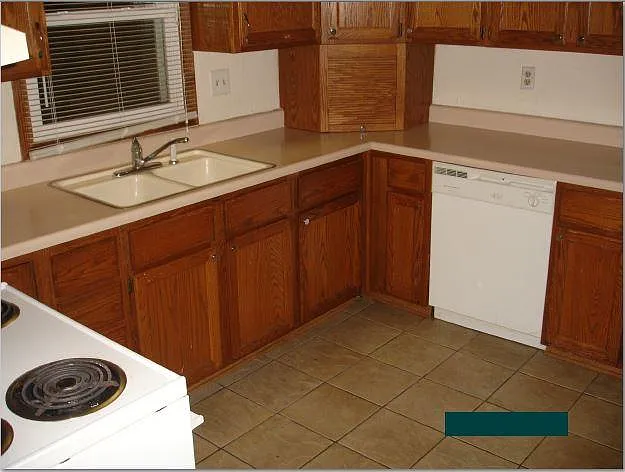 2919 NE Russell Rd — Photo 3
