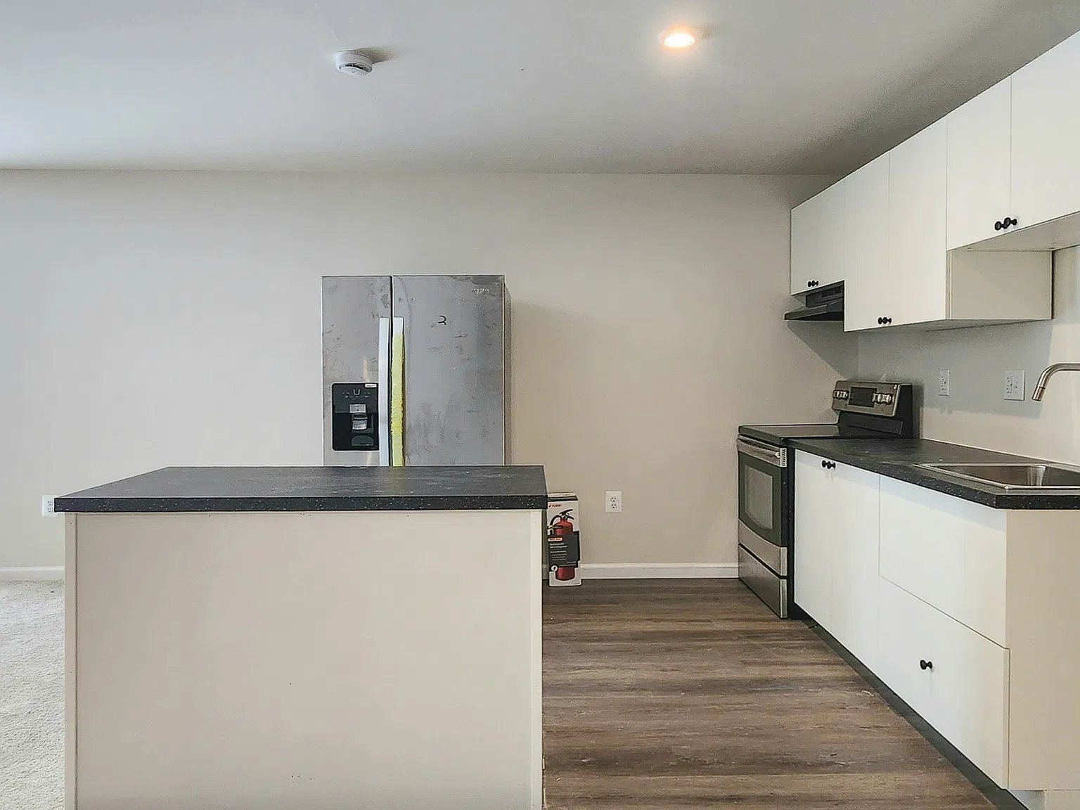 1 bed, 1200 sqft, $1,700 — Photo 3