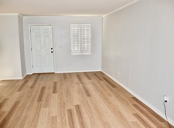 3rd image of 11437 N May Ave