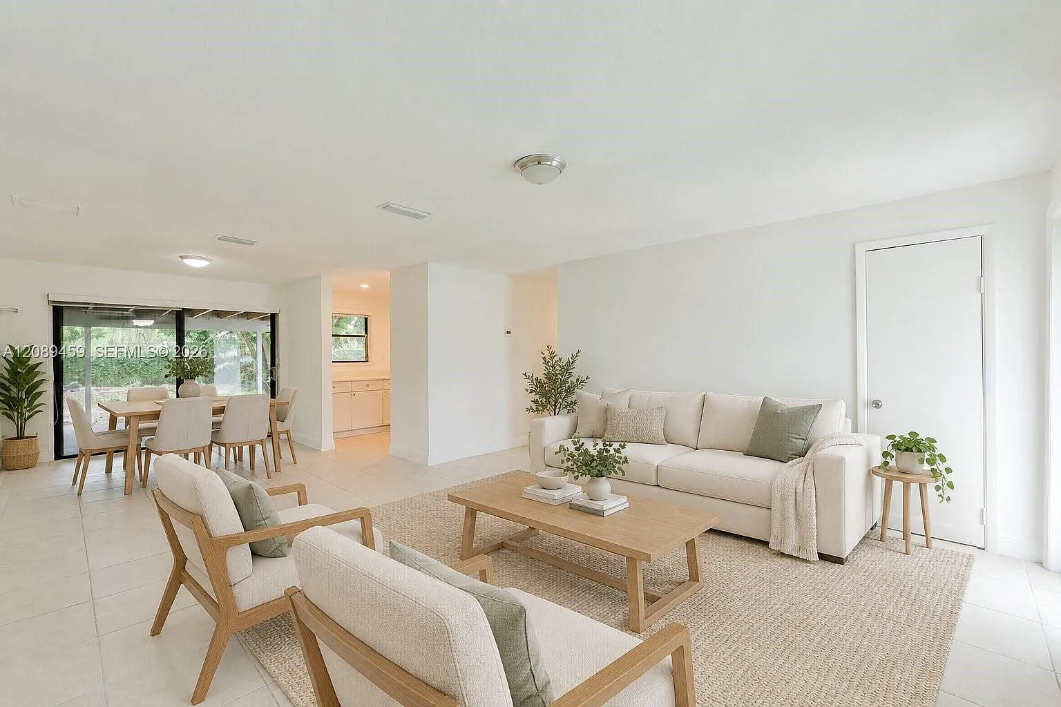 Florida City Manor — Photo 2