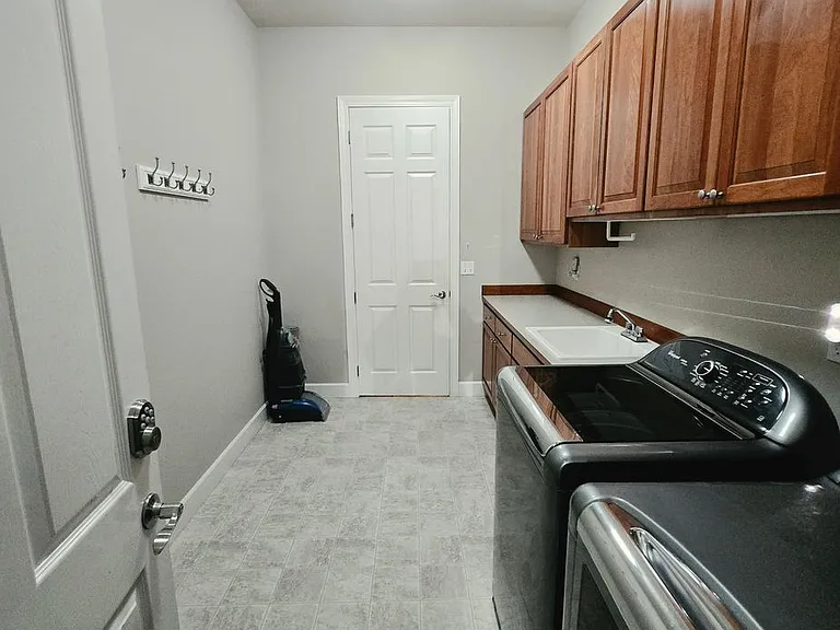 81 Mount Constance Way — Photo 16