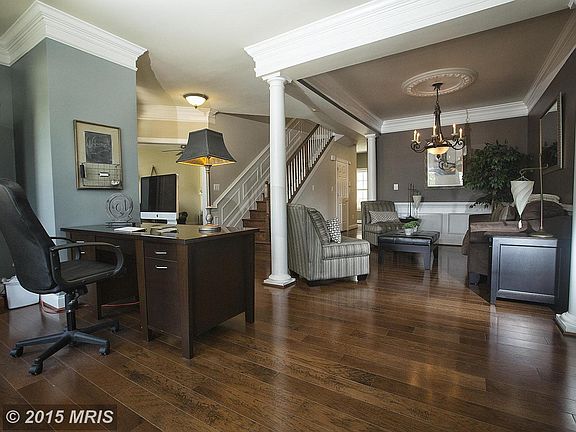 4th image of 41829 Bristow Manor Dr