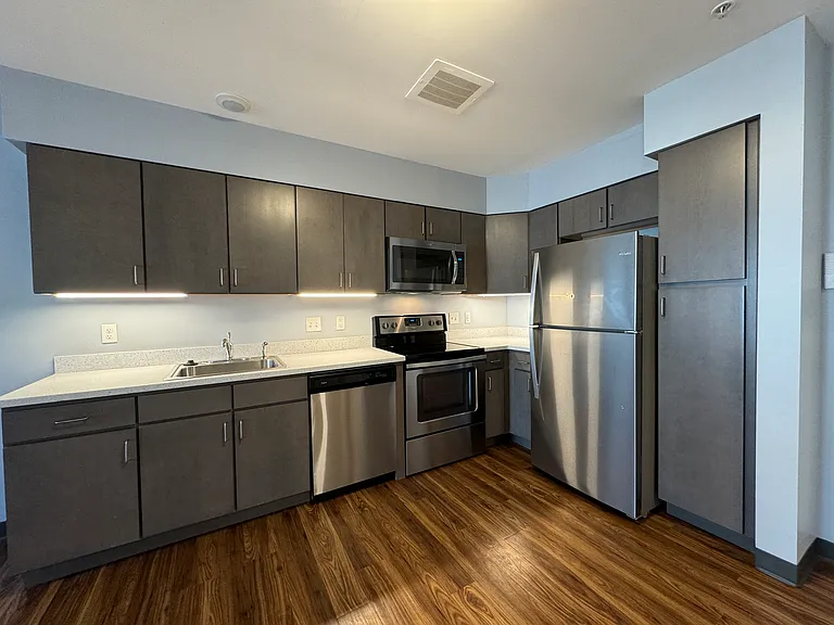 The Ridge at Eastern Trails Apartments — Photo 19