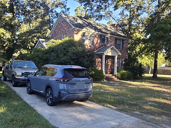 2nd image of 423 Chatham Pl