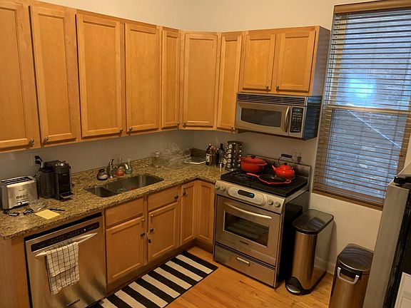 5th image of 2124 W Potomac Ave #1