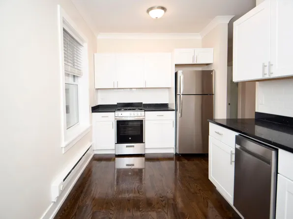 646-648 W Roscoe St, Chicago, IL