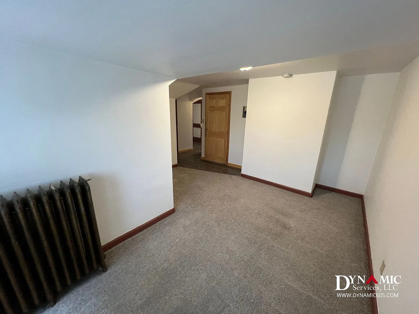 502 S Duluth Ave | Tenant Pays Electric Only — Photo 3