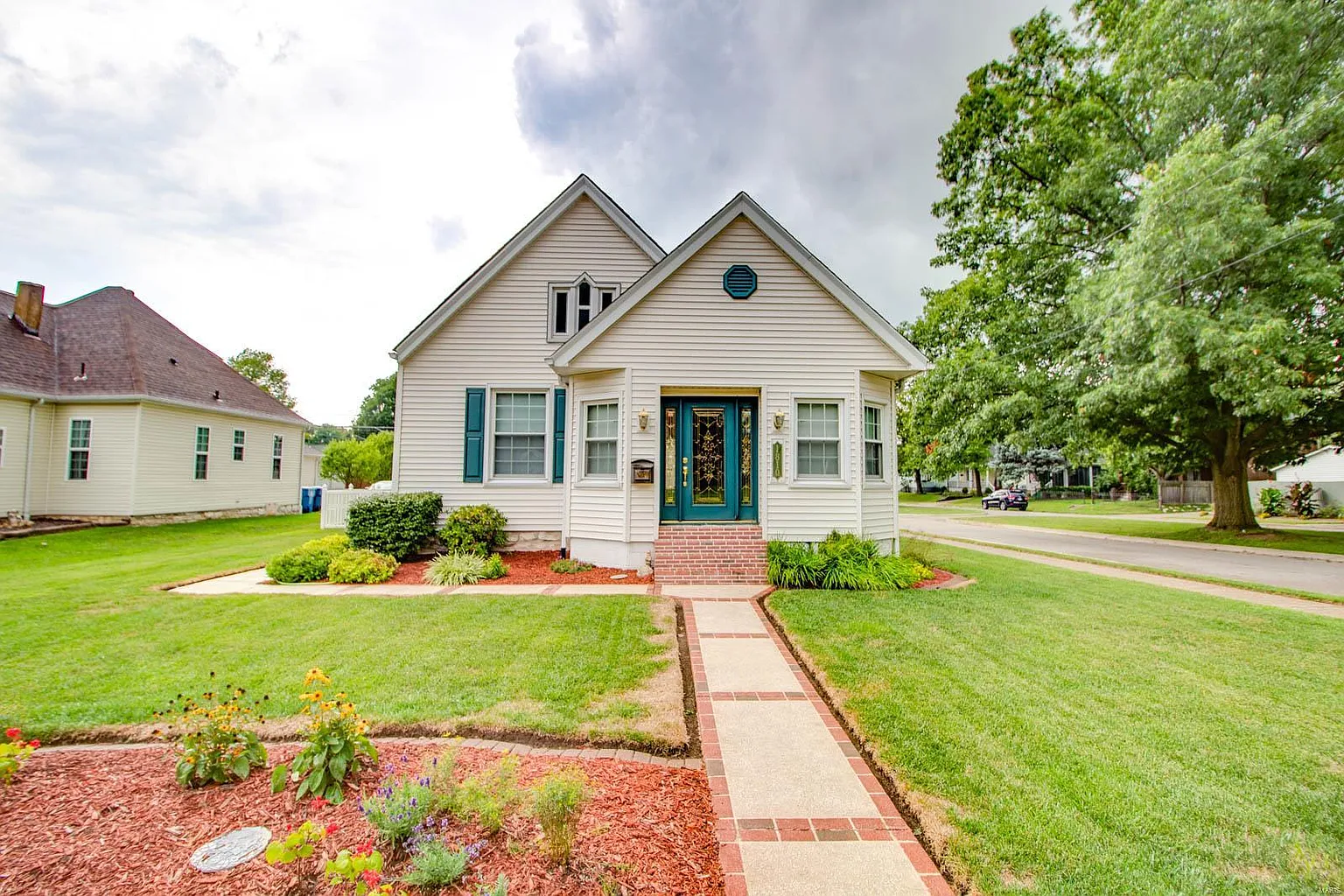 1810 State St photo 1