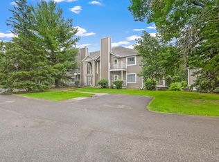 742 County Road F W APT B, Shoreview, MN 55126