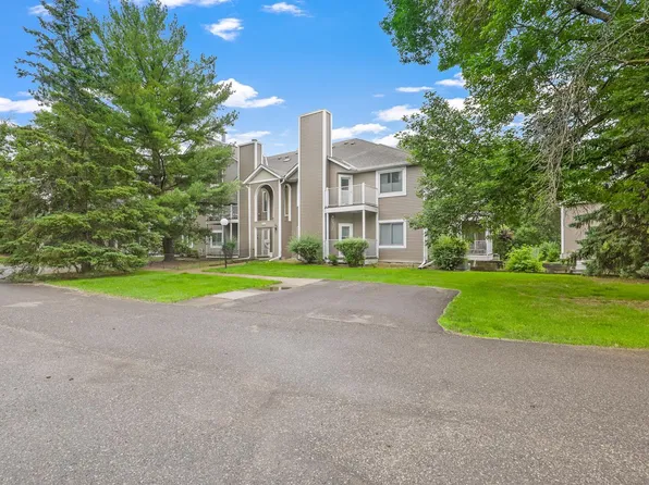 742 County Road F W #1002, Shoreview, MN 55126
