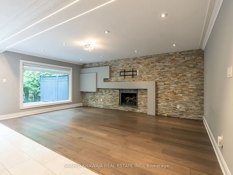 1590 Yew St — Photo 11