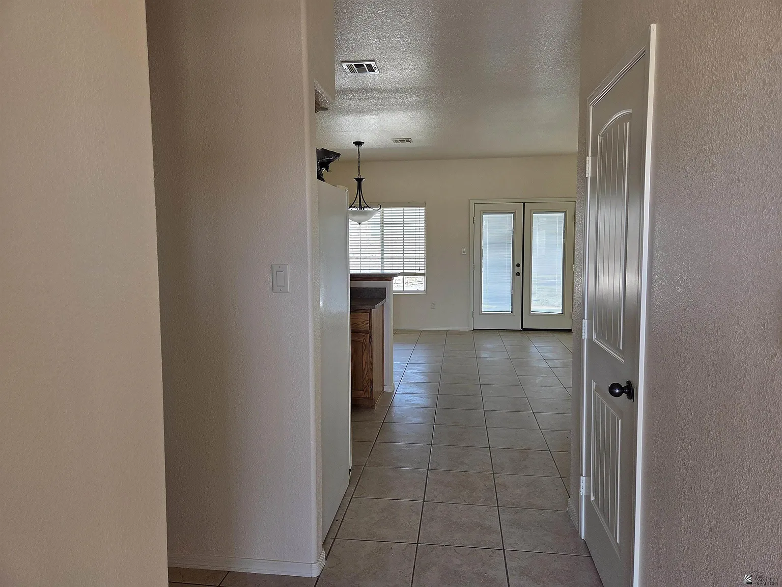 1 bed, 2.0 bath, 896 sqft, $1,050 — Photo 2