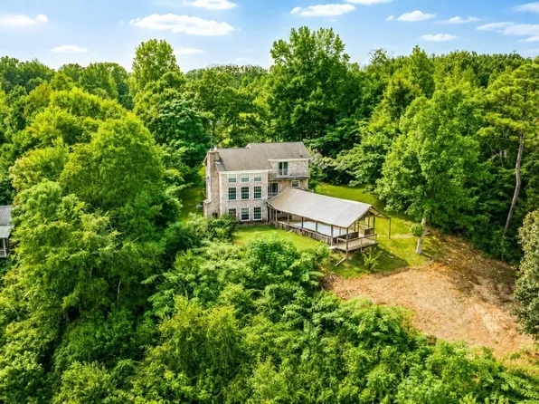 17385 Spencers Cove Rd, Northport, AL 35475