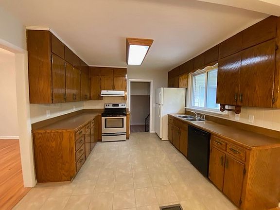 5th image of 1003 Brookfield Dr