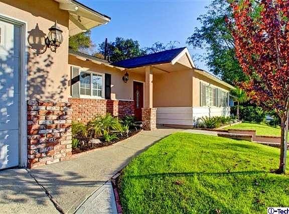 3rd image of 1353 E Loma Alta Dr